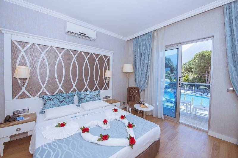 POOL-View-Room-DBL-TWN-TRPL-Bed-Balcony-8